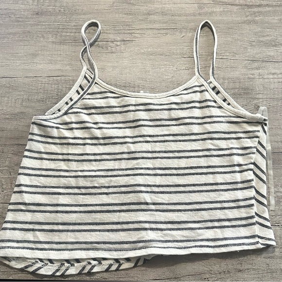 Caution To The Wind Tank - Picture 2 of 3